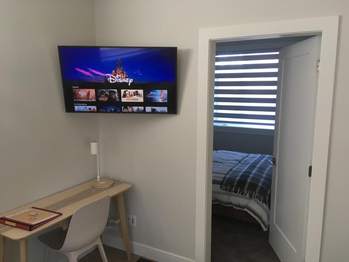 Mollys Cottage-The Suite On Vancouver Island Near Yyj Airport And The Wa And Bc Ferries North Saanich Ngoại thất bức ảnh