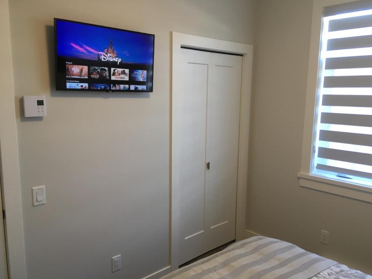 Mollys Cottage-The Suite On Vancouver Island Near Yyj Airport And The Wa And Bc Ferries North Saanich Ngoại thất bức ảnh
