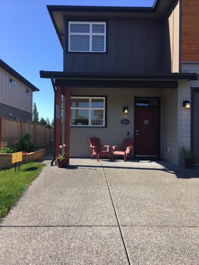 Mollys Cottage-The Suite On Vancouver Island Near Yyj Airport And The Wa And Bc Ferries North Saanich Ngoại thất bức ảnh