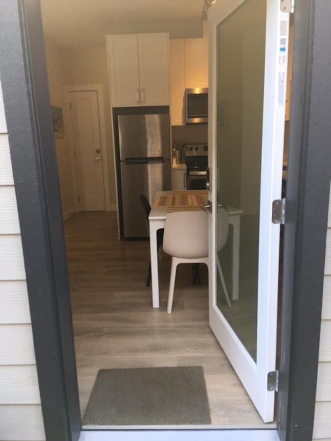Mollys Cottage-The Suite On Vancouver Island Near Yyj Airport And The Wa And Bc Ferries North Saanich Ngoại thất bức ảnh